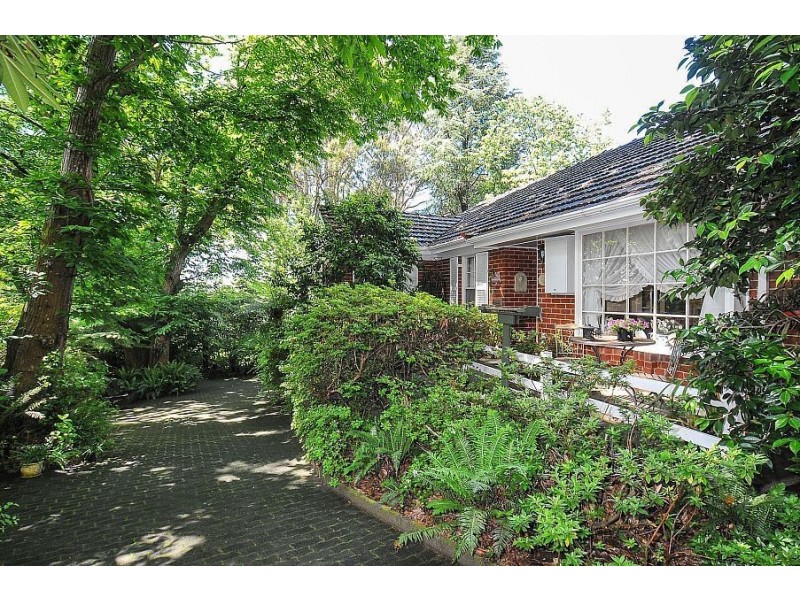 4 Cooloongatta Road, Sassafras VIC 3787