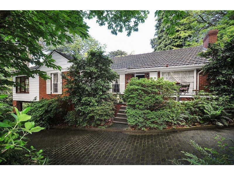 4 Cooloongatta Road, Sassafras VIC 3787