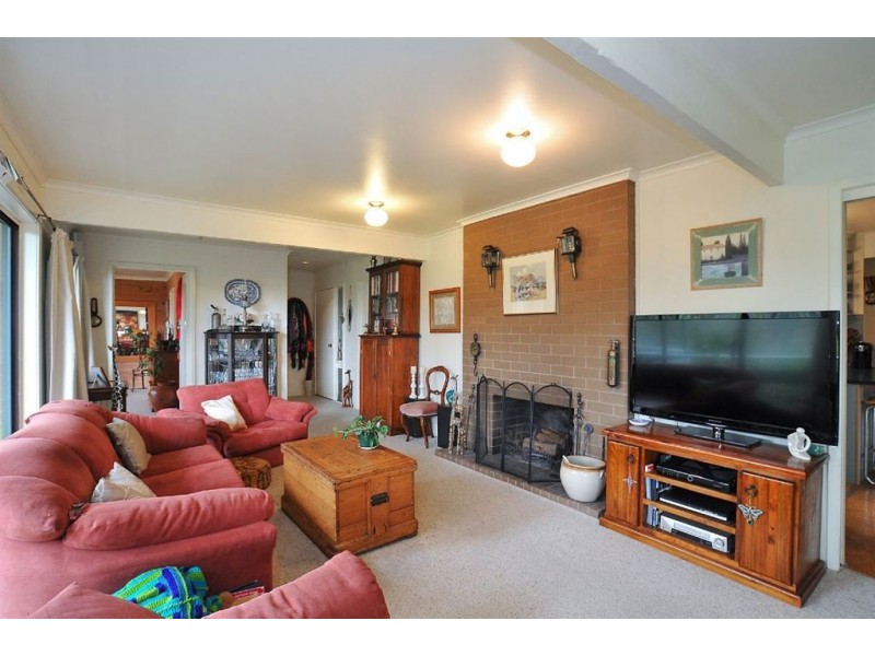 102 Old Belgrave Road, Upwey VIC 3158