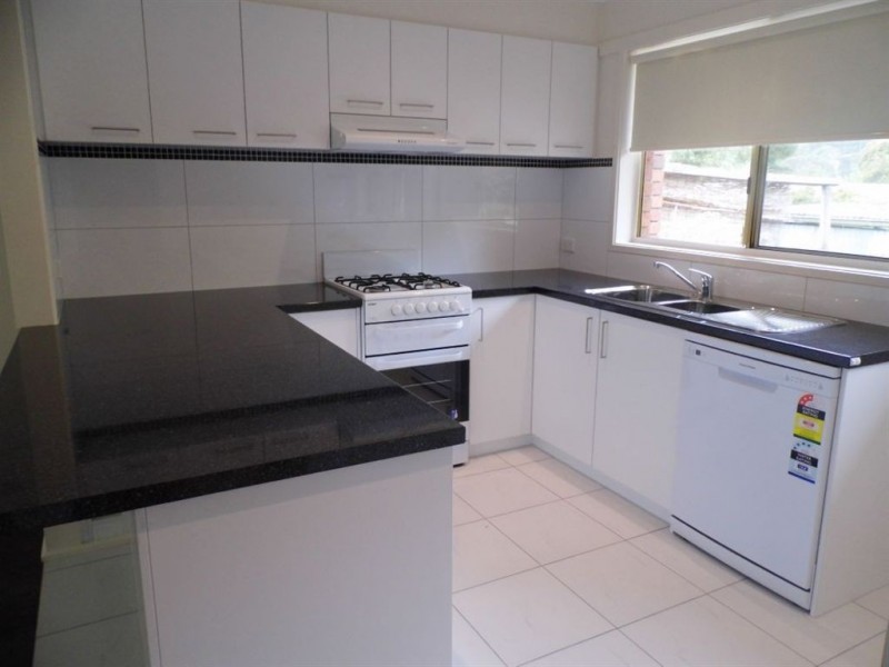 2/8 Rutherford Road, Tecoma VIC 3160