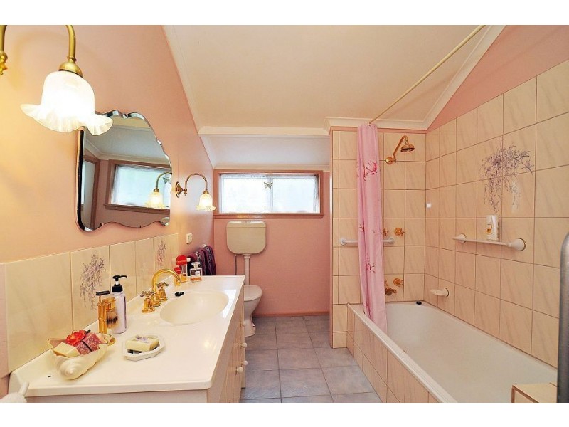 2a Glenfern Close, Upwey VIC 3158