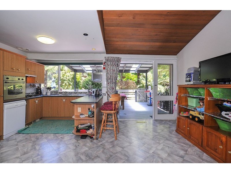 31 Hazel Grove, Tecoma VIC 3160