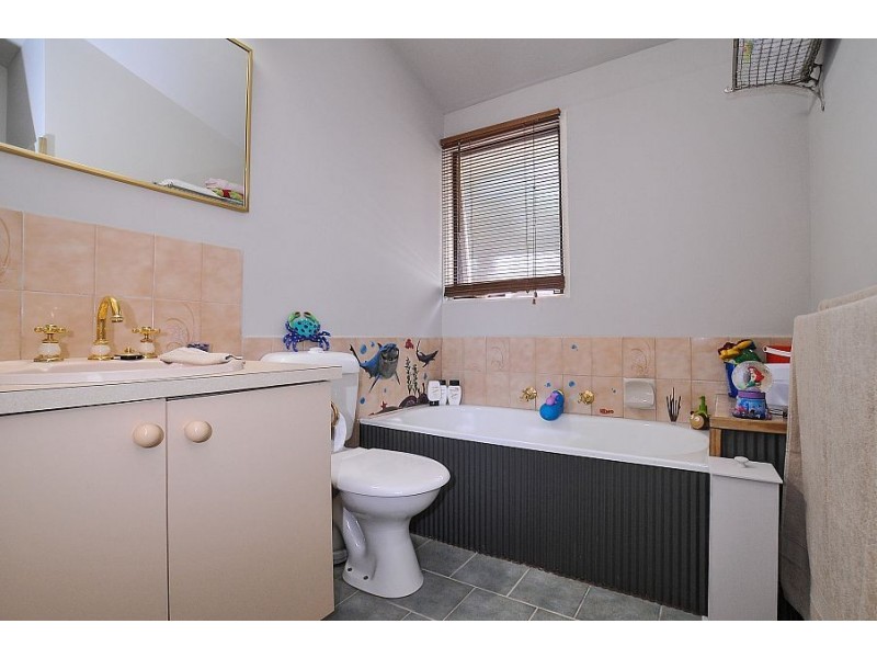 31 Hazel Grove, Tecoma VIC 3160