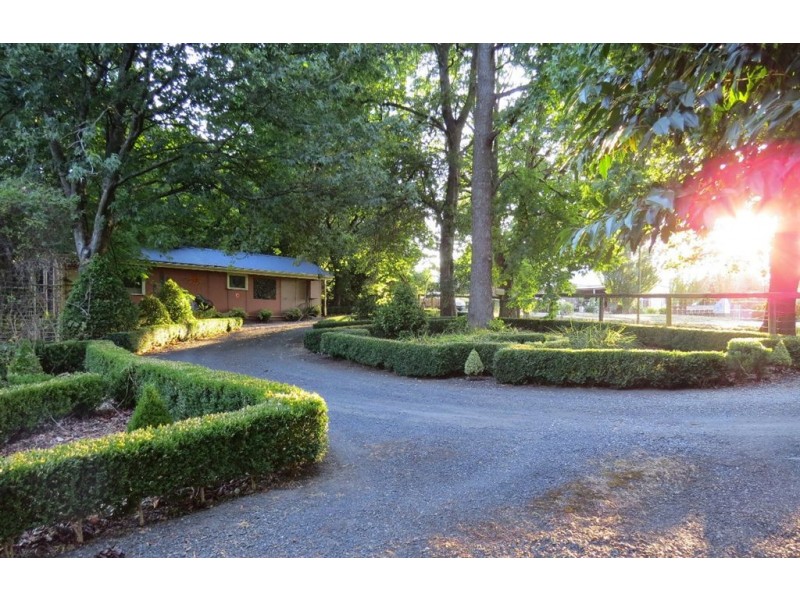 28 Emerald-Monbulk Road, Emerald VIC 3782