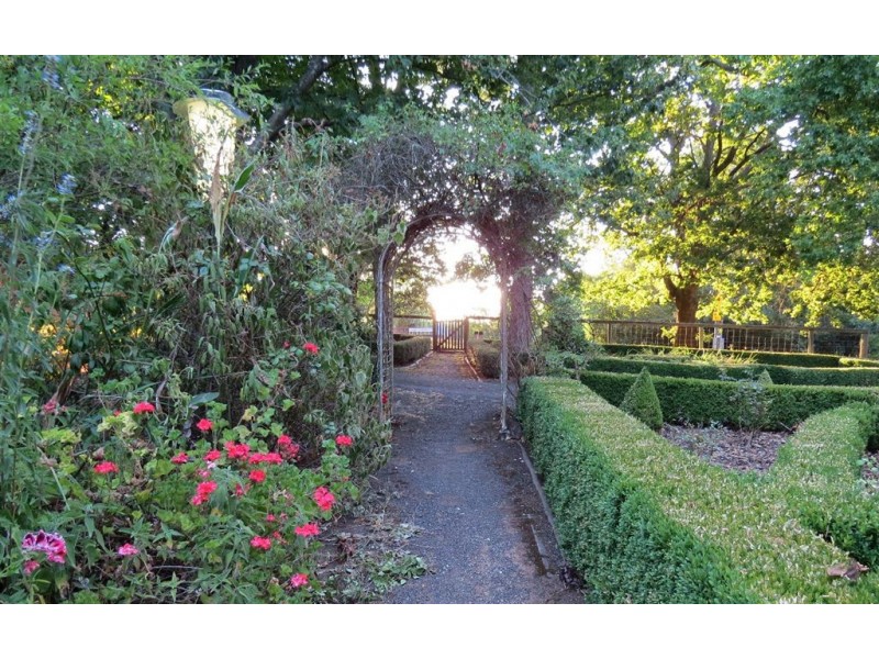 28 Emerald-Monbulk Road, Emerald VIC 3782