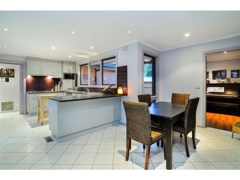 10 Napier Close, Wantirna VIC 3152