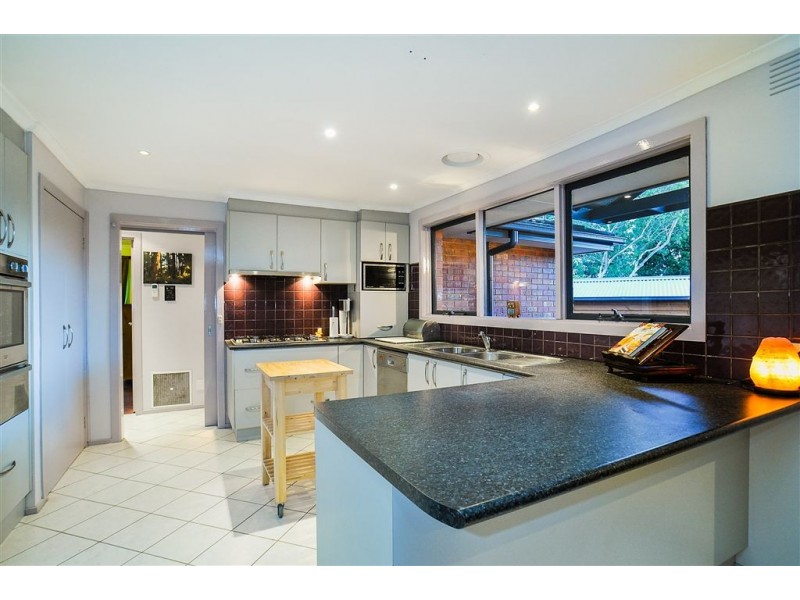 10 Napier Close, Wantirna VIC 3152