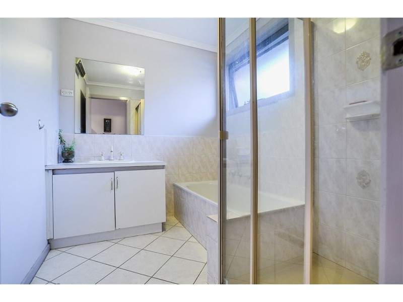 10 Napier Close, Wantirna VIC 3152