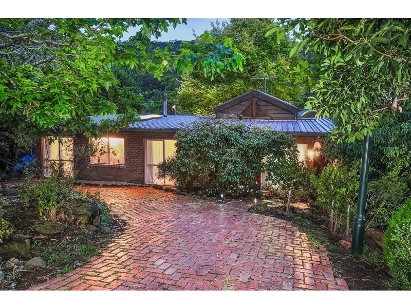 6 Pauline Avenue, Tecoma VIC 3160