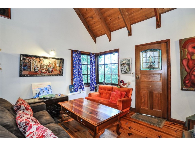 19 Florence Avenue, Upwey VIC 3158