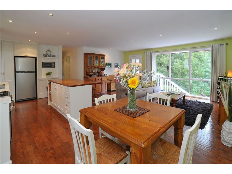 13 Apsley Road, Belgrave VIC 3160