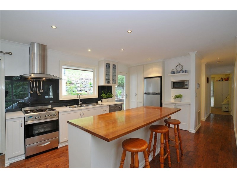 13 Apsley Road, Belgrave VIC 3160