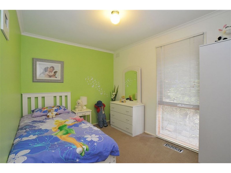 13 Apsley Road, Belgrave VIC 3160