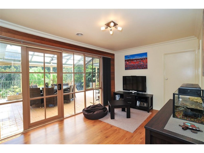 7 Batesleigh Road, Selby VIC 3159