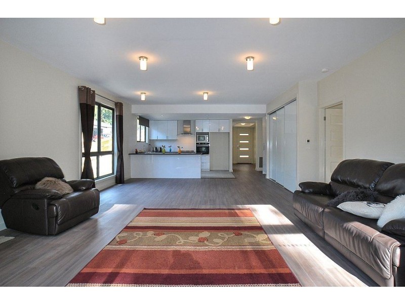 13 Bayview Avenue, Upwey VIC 3158