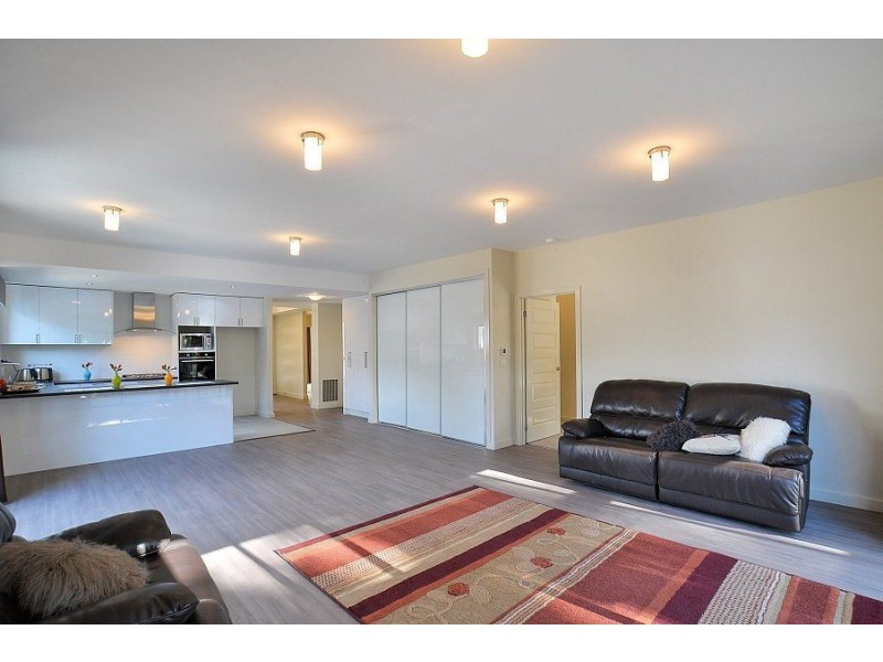 13 Bayview Avenue, Upwey VIC 3158