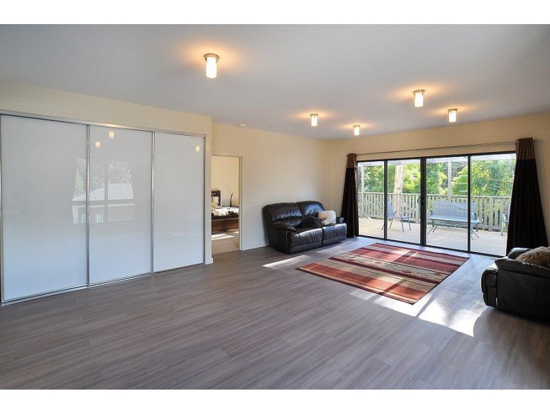 13 Bayview Avenue, Upwey VIC 3158