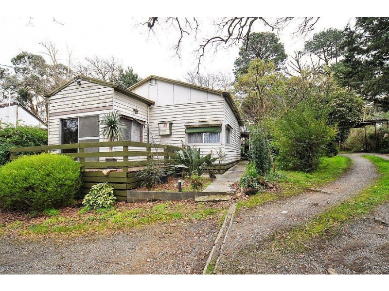 9 Deans Road, Upwey VIC 3158