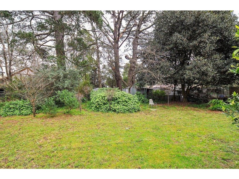 9 Deans Road, Upwey VIC 3158