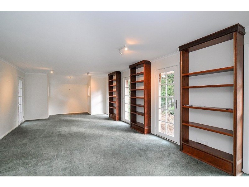 15 Myrtle Grove, Tecoma VIC 3160