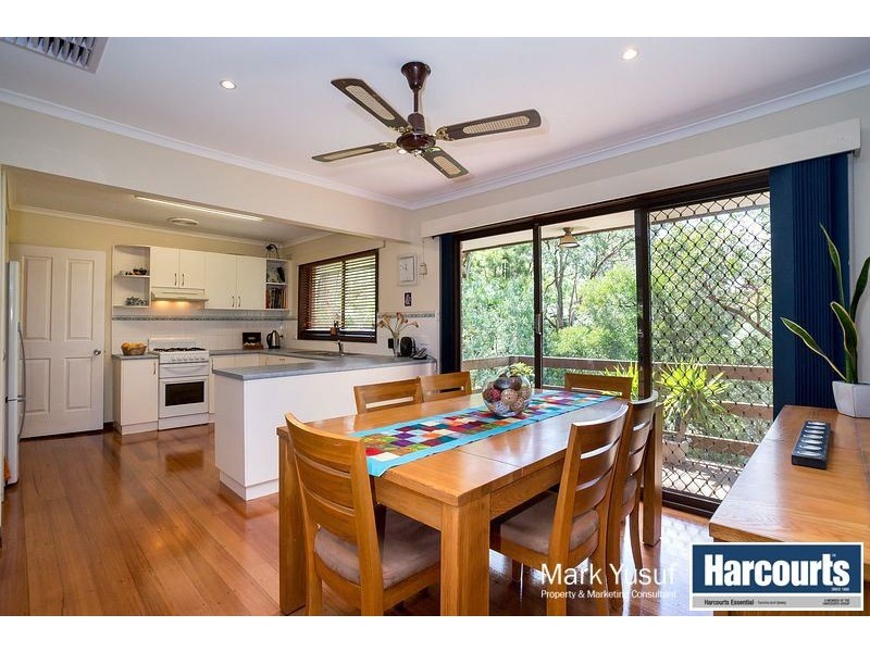 6 Deans Road, Upwey VIC 3158