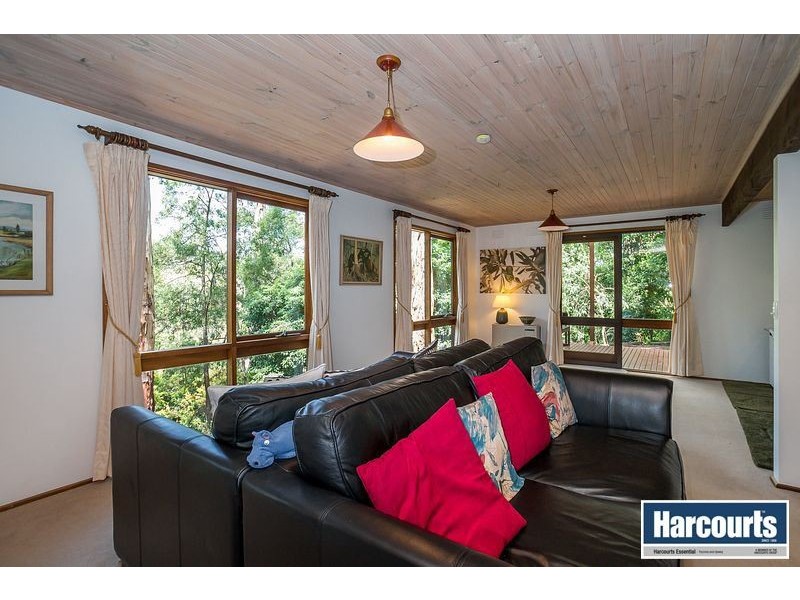 16 Centre Road, Upwey VIC 3158