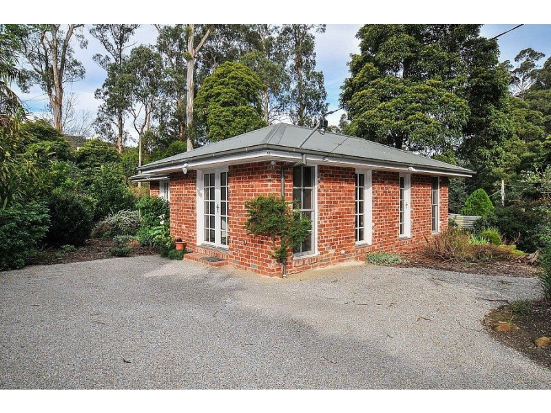 15 Myrtle Grove, Tecoma VIC 3160