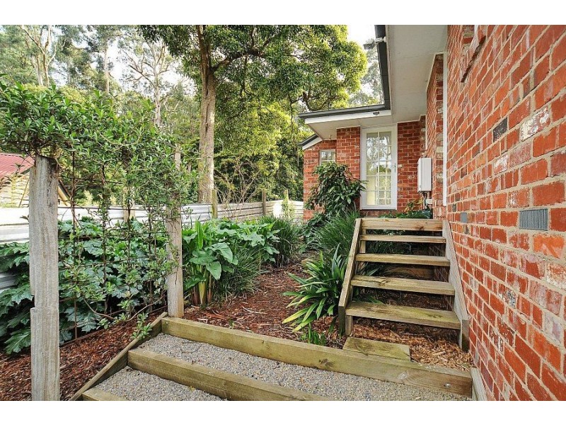 15 Myrtle Grove, Tecoma VIC 3160