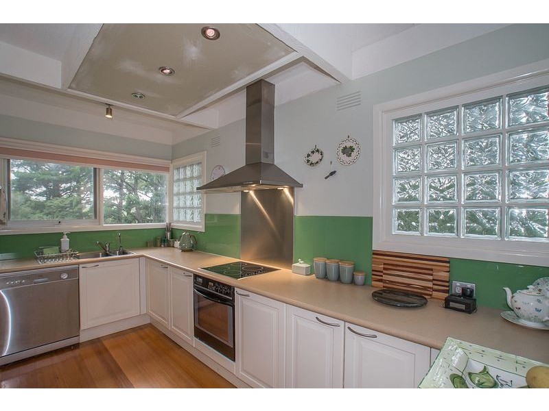 14 Griffiths Road, Upwey VIC 3158