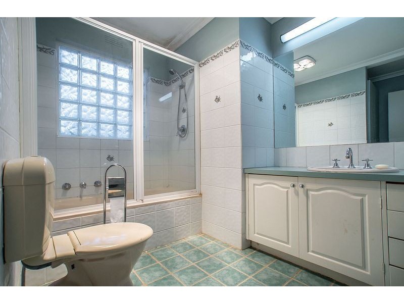 14 Griffiths Road, Upwey VIC 3158