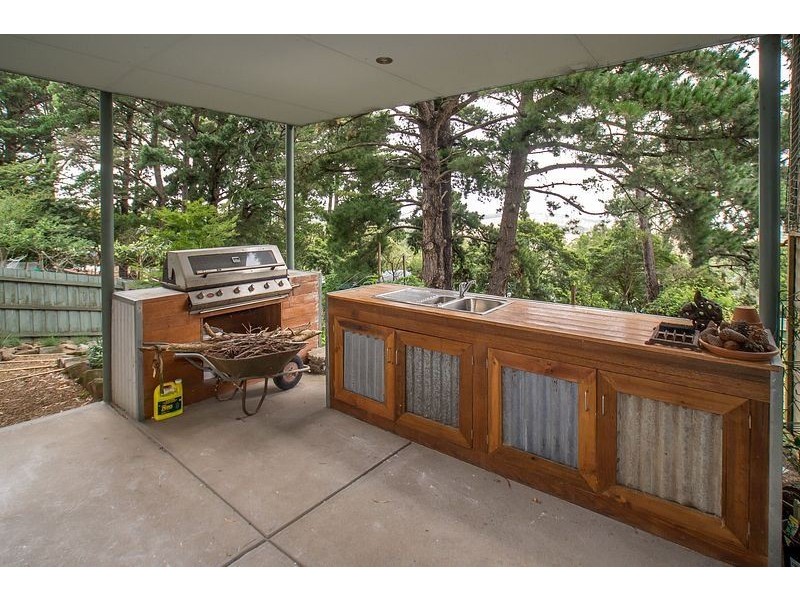 14 Griffiths Road, Upwey VIC 3158