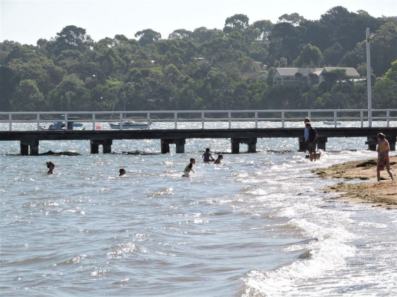 2 Poulter Avenue, Rhyll VIC 3923