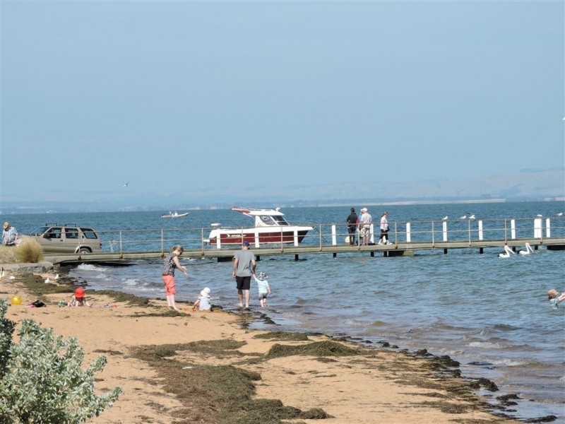 2 Poulter Avenue, Rhyll VIC 3923