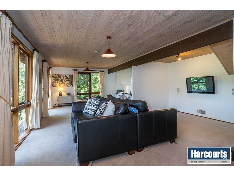 16 Centre Road, Upwey VIC 3158