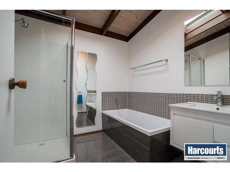 16 Centre Road, Upwey VIC 3158