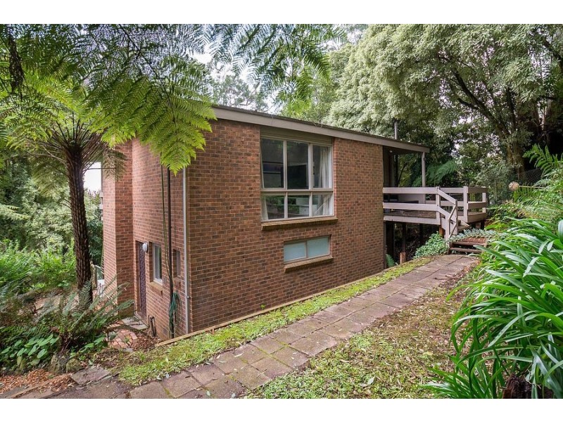 8 Kallamondah Road, Ferny Creek VIC 3786