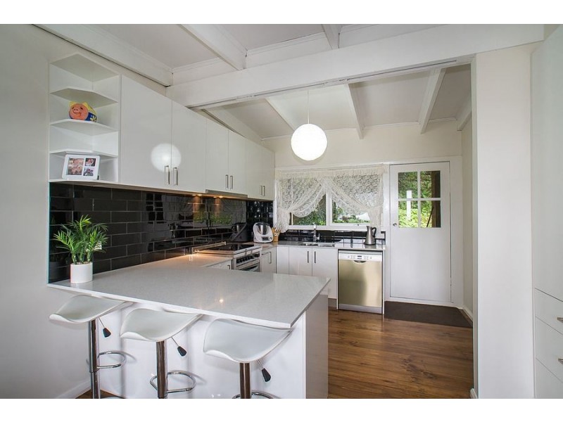 8 Kallamondah Road, Ferny Creek VIC 3786