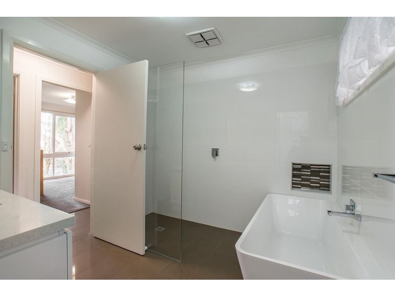 8 Kallamondah Road, Ferny Creek VIC 3786