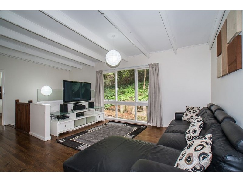 8 Kallamondah Road, Ferny Creek VIC 3786