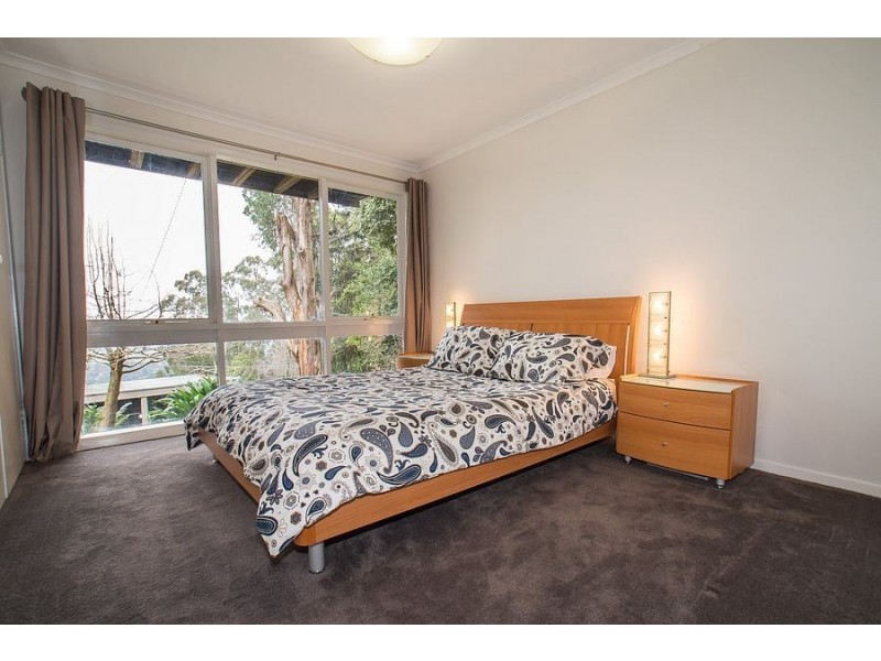 8 Kallamondah Road, Ferny Creek VIC 3786