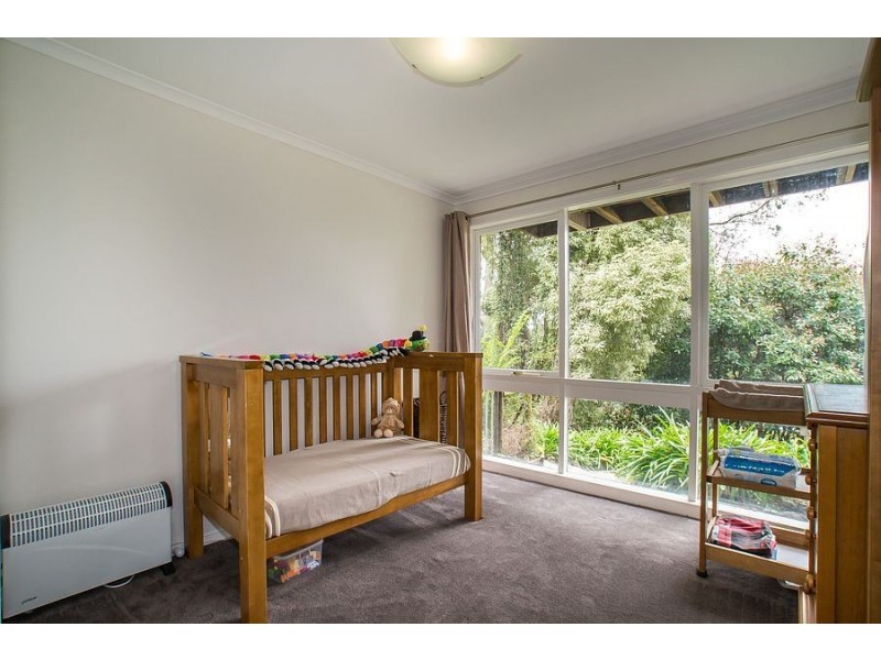 8 Kallamondah Road, Ferny Creek VIC 3786