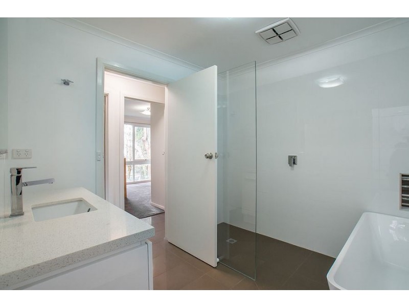 8 Kallamondah Road, Ferny Creek VIC 3786