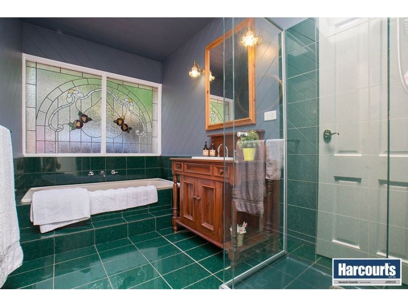 6 Pauline Avenue, Tecoma VIC 3160