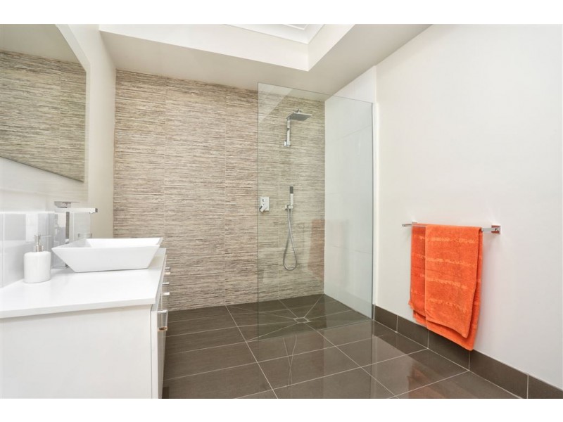 42 Ferny Creek Avenue, Upper Ferntree Gully VIC 3156