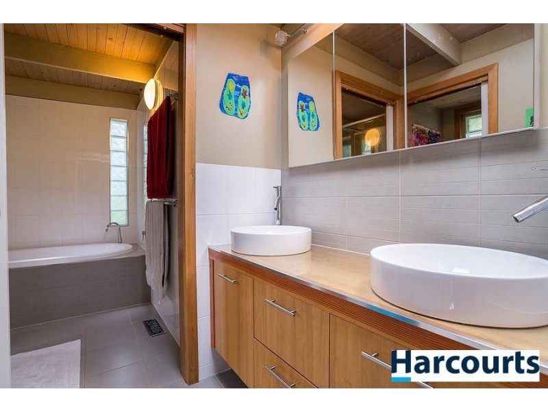 59 Alexander Avenue, Upwey VIC 3158