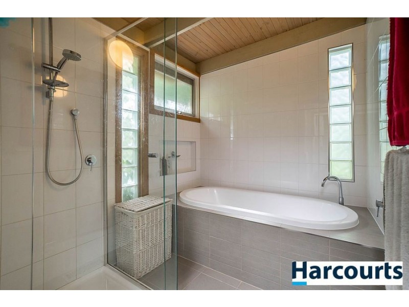 59 Alexander Avenue, Upwey VIC 3158