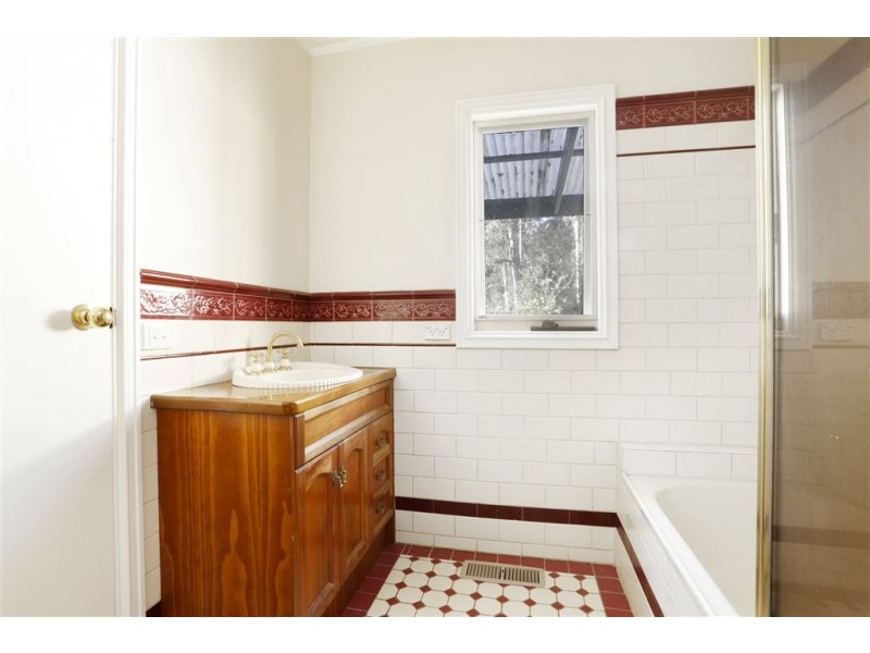 1 Apsley Road, Belgrave VIC 3160