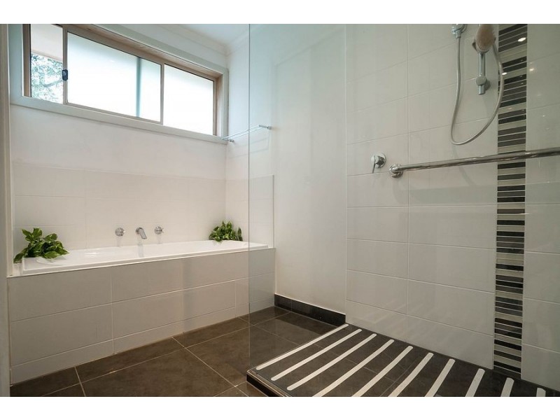 31 Merricks Close, Ferntree Gully VIC 3156