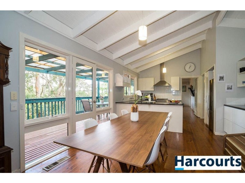 32 Ternes Road, Upwey VIC 3158