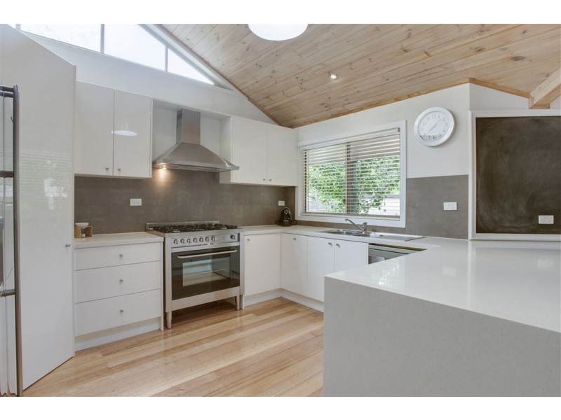 12 Leonard Street, Upwey VIC 3158